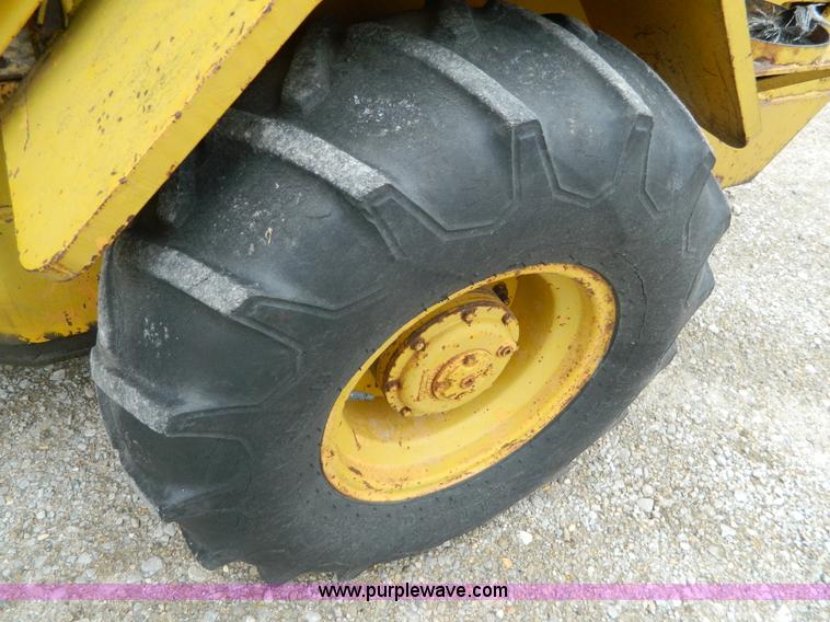 image for item J8968 Versatile Bronco wheel loader