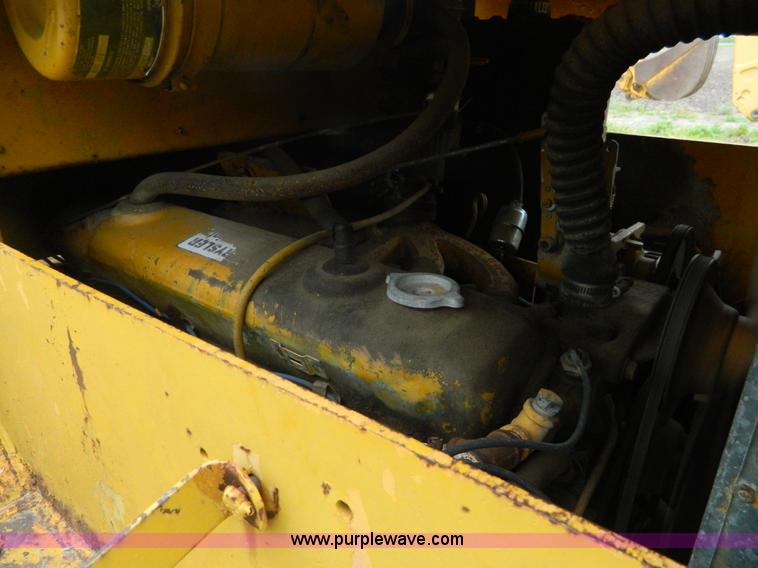 image for item J8968 Versatile Bronco wheel loader