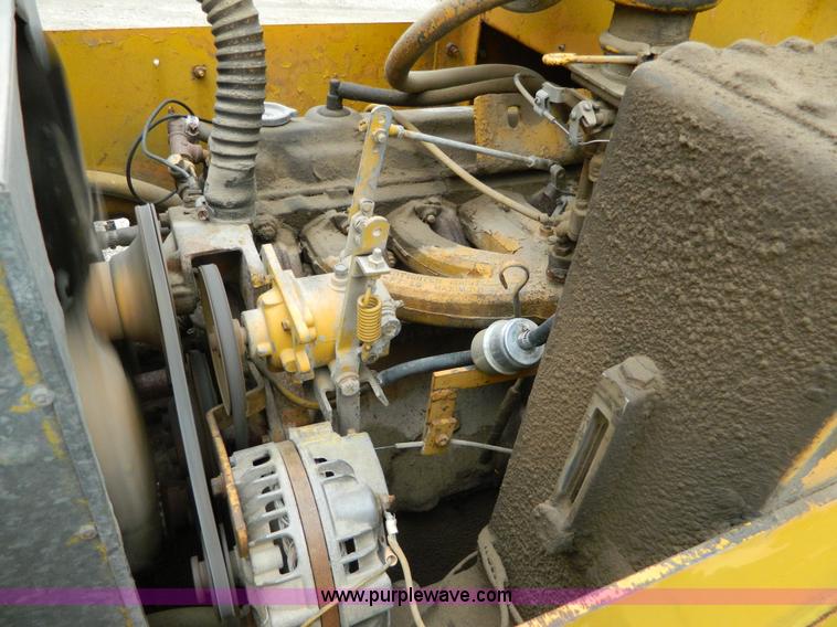 image for item J8968 Versatile Bronco wheel loader