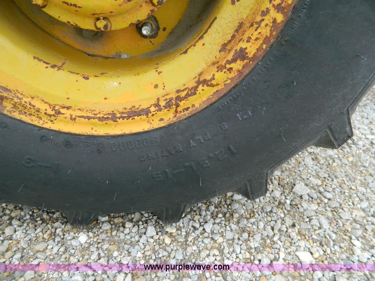 image for item J8968 Versatile Bronco wheel loader