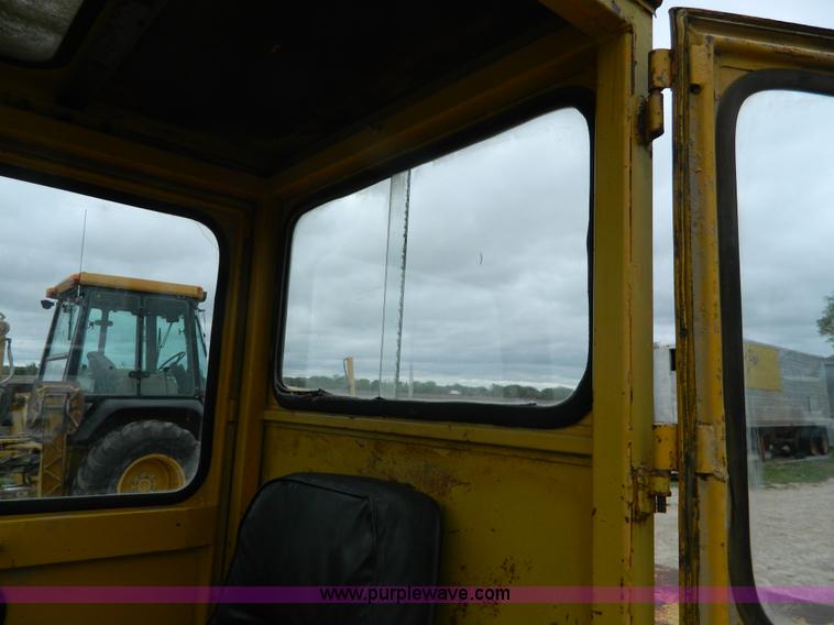 image for item J8968 Versatile Bronco wheel loader