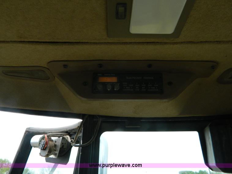 image for item J8969 1998 John Deere 310 SE backhoe