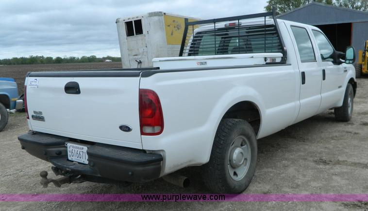 image for item J8971 2007 Ford F350 Super Duty Crew Cab pickup truck