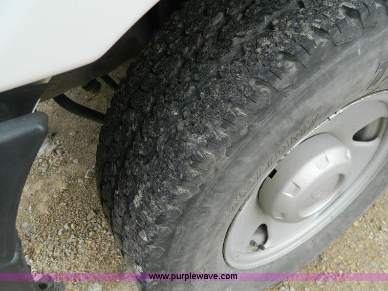 image for item J8971 2007 Ford F350 Super Duty Crew Cab pickup truck