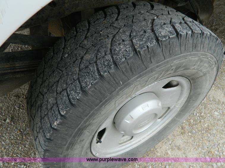 image for item J8971 2007 Ford F350 Super Duty Crew Cab pickup truck