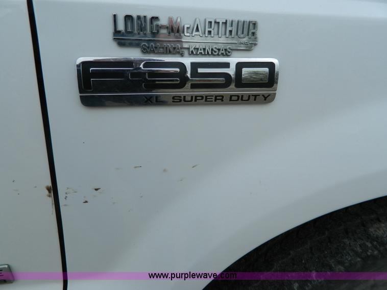 image for item J8971 2007 Ford F350 Super Duty Crew Cab pickup truck