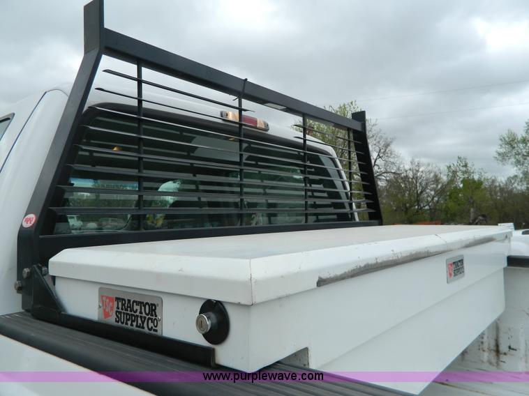 image for item J8971 2007 Ford F350 Super Duty Crew Cab pickup truck