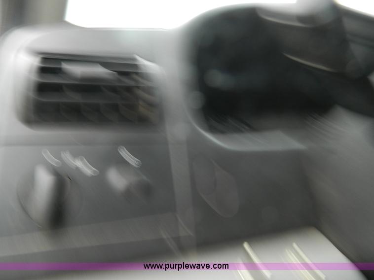 image for item J8971 2007 Ford F350 Super Duty Crew Cab pickup truck