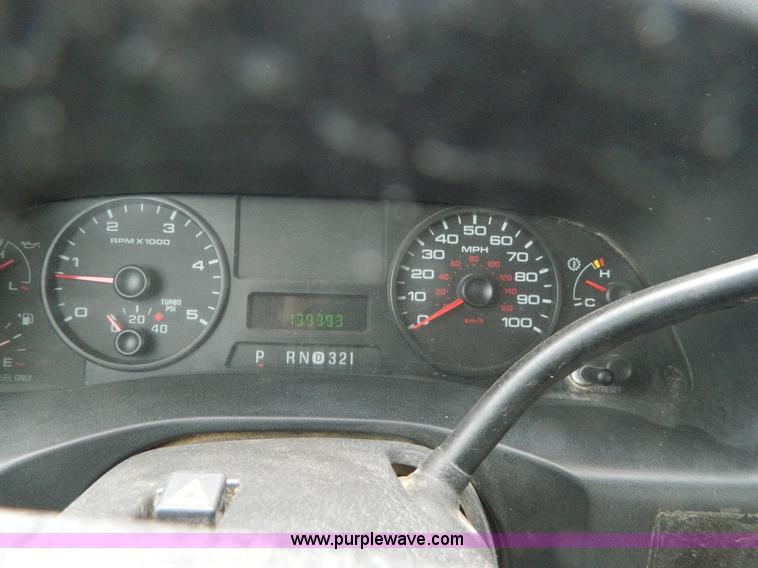 image for item J8971 2007 Ford F350 Super Duty Crew Cab pickup truck