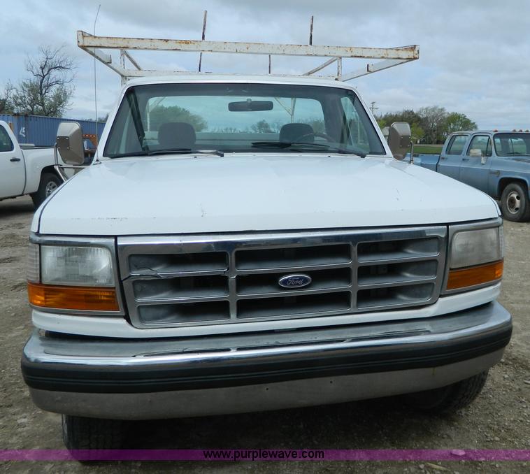 image for item J8972 1993 Ford F250 pickup truck