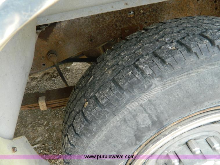 image for item J8972 1993 Ford F250 pickup truck