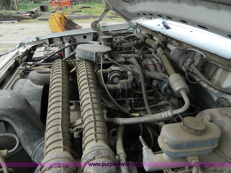 image for item J8972 1993 Ford F250 pickup truck