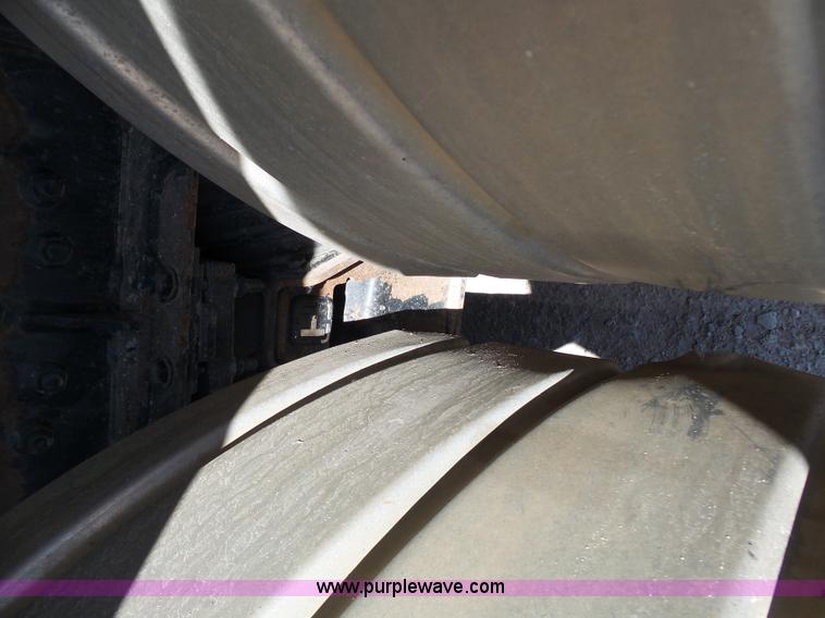 image for item K1362 2001 International F2554 vacuum truck