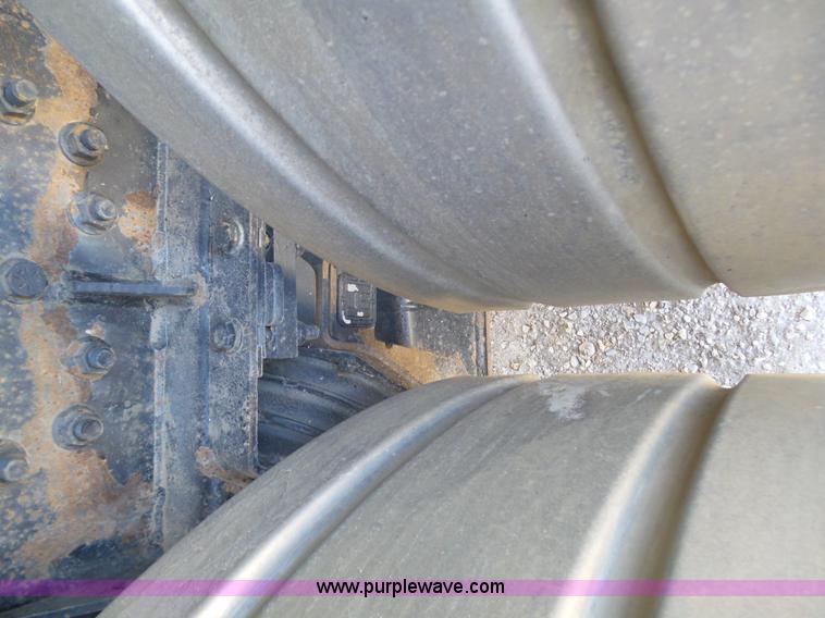 image for item K1362 2001 International F2554 vacuum truck