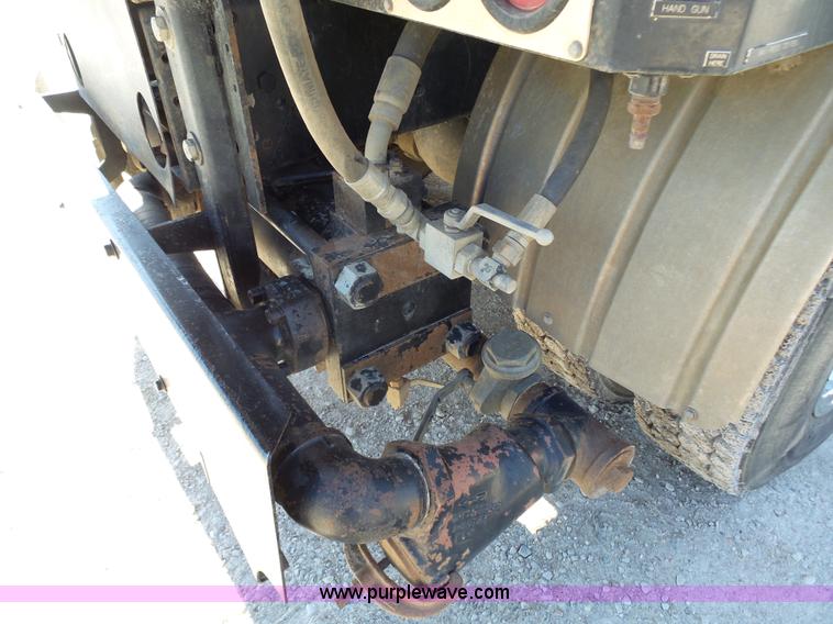 image for item K1362 2001 International F2554 vacuum truck