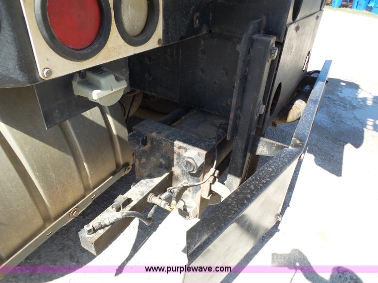 image for item K1362 2001 International F2554 vacuum truck