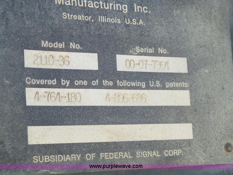 image for item K1362 2001 International F2554 vacuum truck