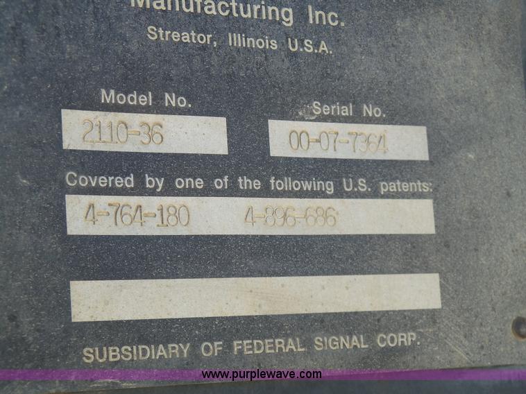 image for item K1362 2001 International F2554 vacuum truck