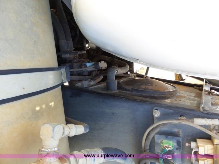 image for item K1362 2001 International F2554 vacuum truck