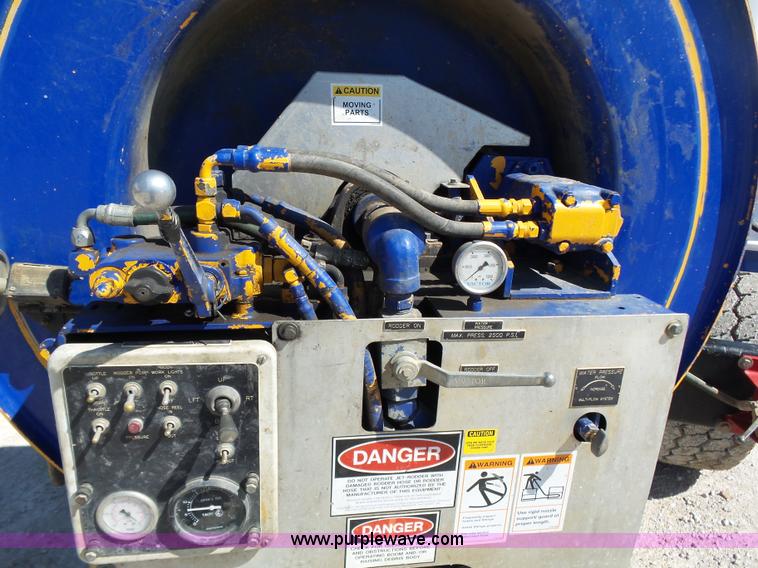 image for item K1362 2001 International F2554 vacuum truck