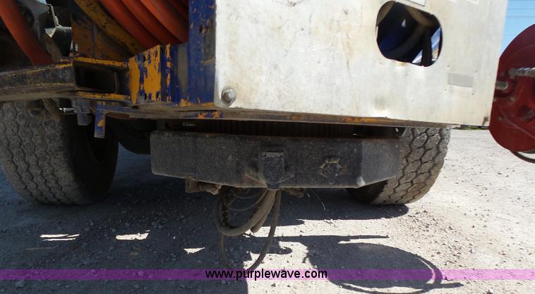 image for item K1362 2001 International F2554 vacuum truck