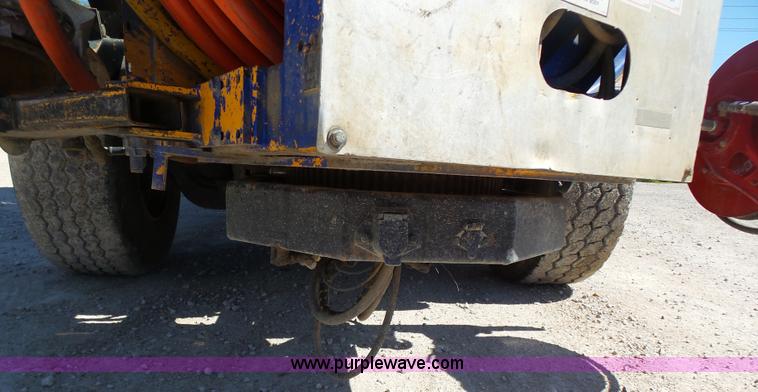 image for item K1362 2001 International F2554 vacuum truck