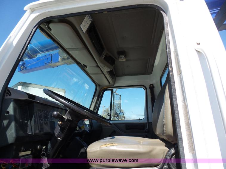 image for item K1362 2001 International F2554 vacuum truck