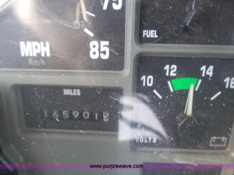 image for item K1362 2001 International F2554 vacuum truck