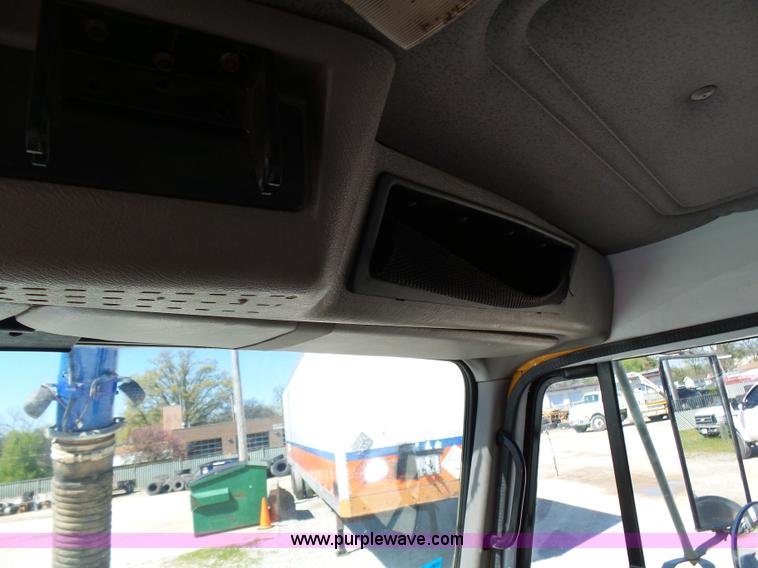 image for item K1362 2001 International F2554 vacuum truck