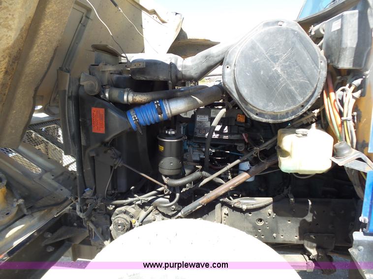 image for item K1362 2001 International F2554 vacuum truck
