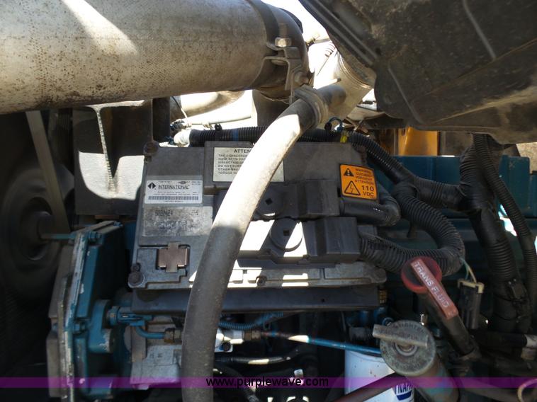 image for item K1362 2001 International F2554 vacuum truck