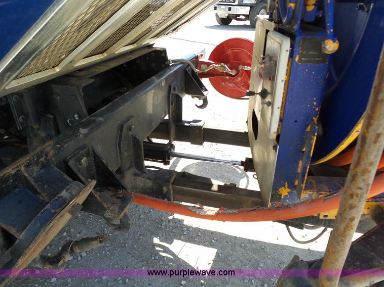 image for item K1362 2001 International F2554 vacuum truck