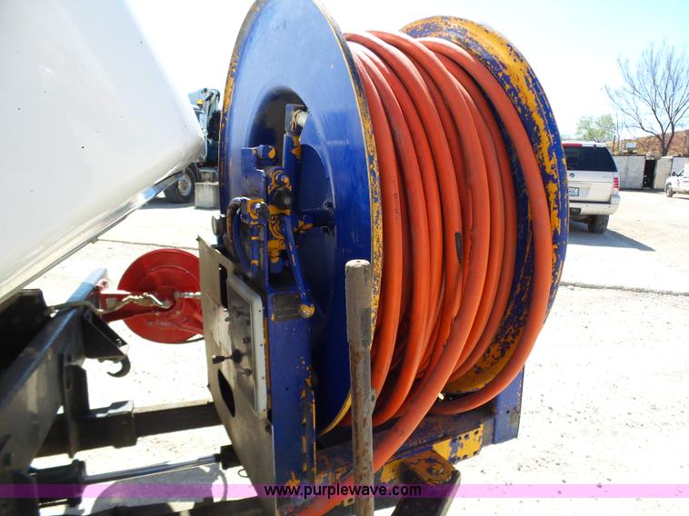 image for item K1362 2001 International F2554 vacuum truck