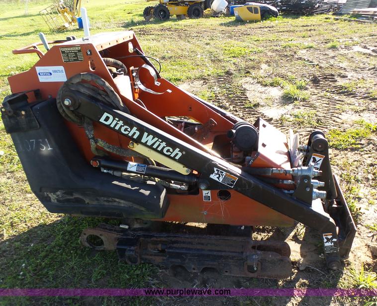 image for item K1364 2006 Ditch Witch SK650 compact utility loader