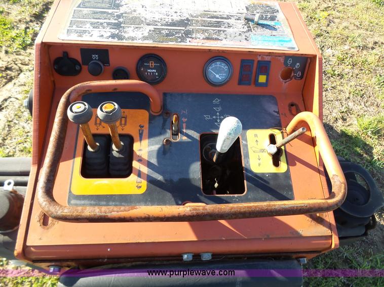 image for item K1364 2006 Ditch Witch SK650 compact utility loader