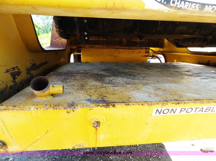 image for item K1373 2006 CEC GII jaw crusher