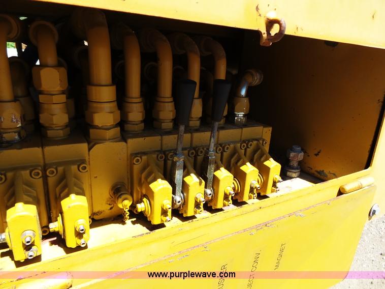 image for item K1373 2006 CEC GII jaw crusher