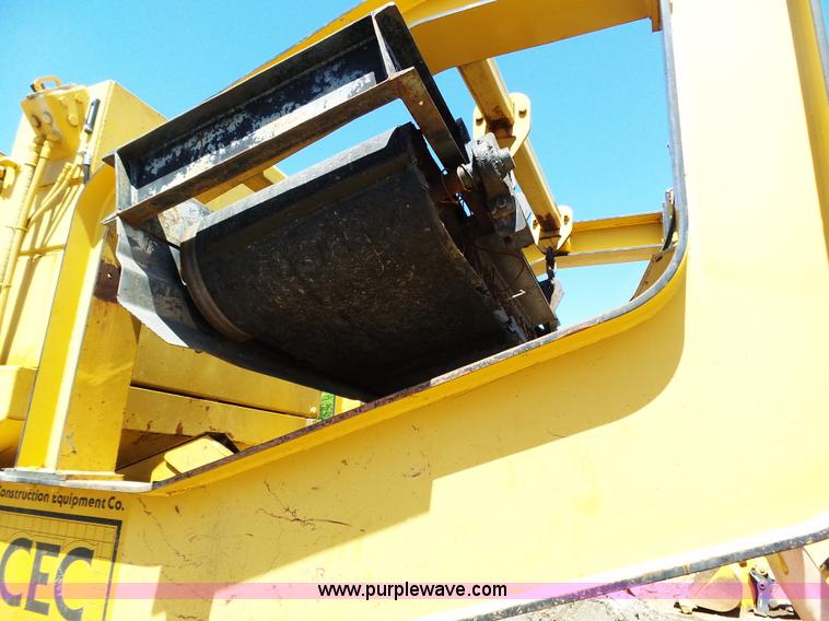 image for item K1373 2006 CEC GII jaw crusher