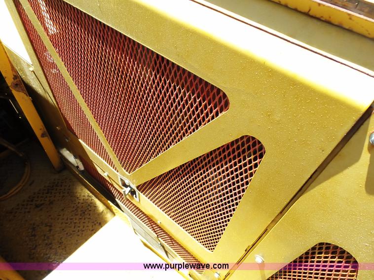 image for item K1373 2006 CEC GII jaw crusher