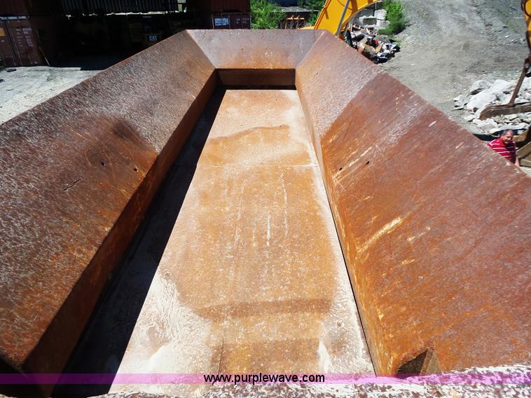 image for item K1373 2006 CEC GII jaw crusher