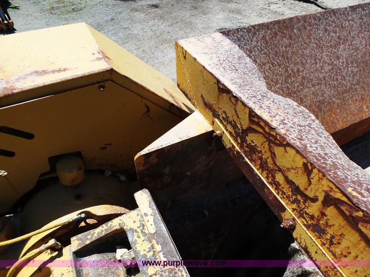image for item K1373 2006 CEC GII jaw crusher