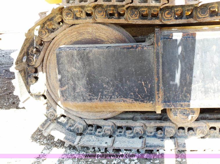 image for item K1373 2006 CEC GII jaw crusher