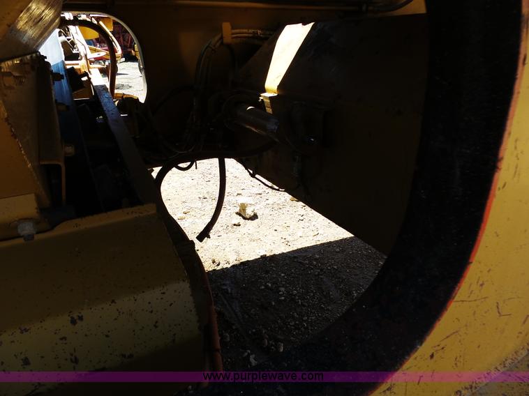 image for item K1373 2006 CEC GII jaw crusher