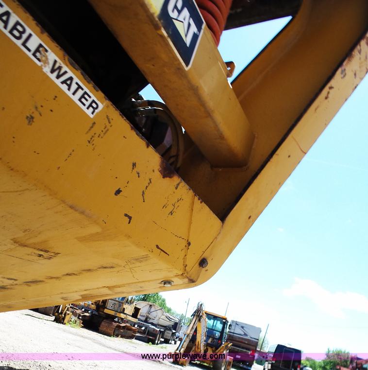 image for item K1373 2006 CEC GII jaw crusher