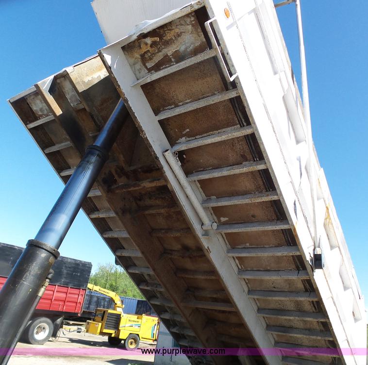 image for item K1388 2003 Mack CV713 Granite dump truck