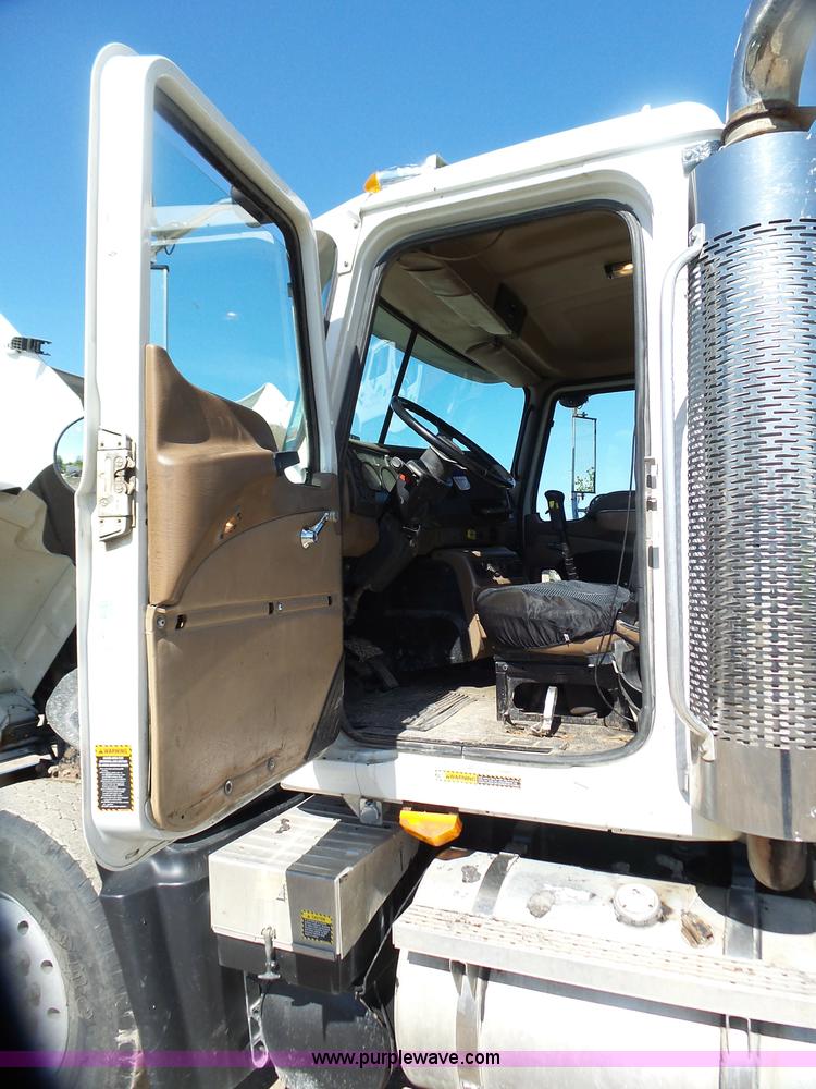 image for item K1388 2003 Mack CV713 Granite dump truck