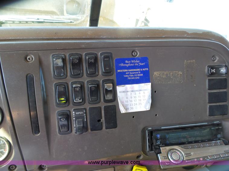 image for item K1388 2003 Mack CV713 Granite dump truck