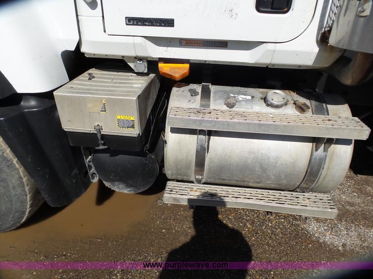 image for item K1388 2003 Mack CV713 Granite dump truck