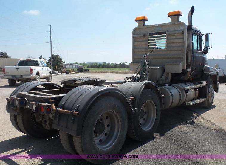 image for item K4507 1993 Mack CH613 semi truck