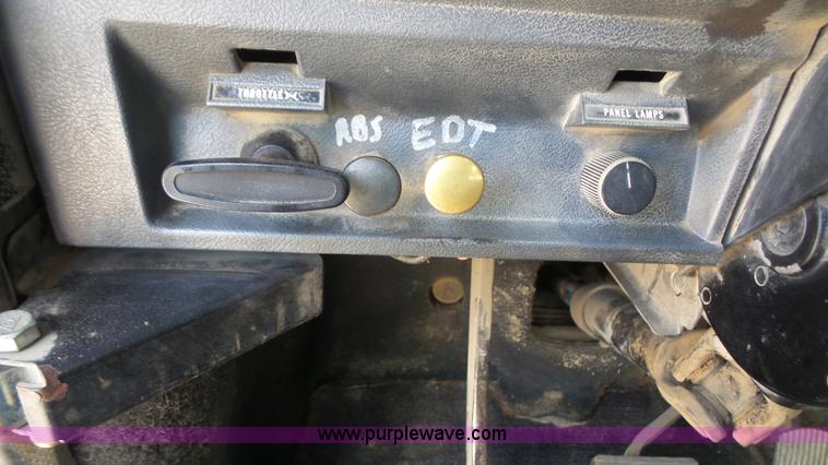 image for item K4507 1993 Mack CH613 semi truck